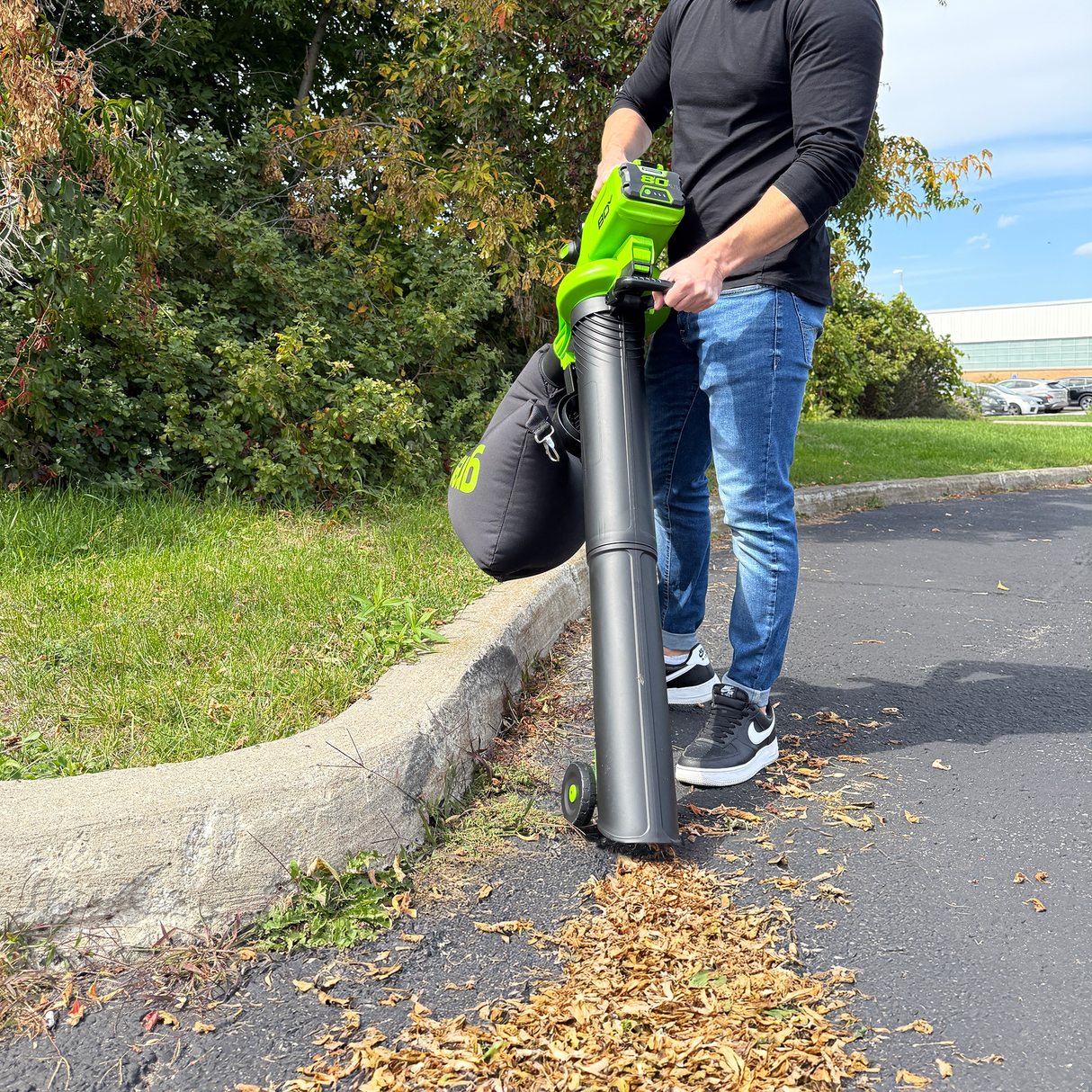 Greenworks 80V 3-in-1 Blower Vacuum – 520 CFM, 240 MPH, 4.0Ah Battery & Charger Included